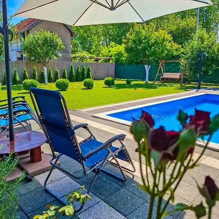 Vikendica Drinski Lad 펜션 *